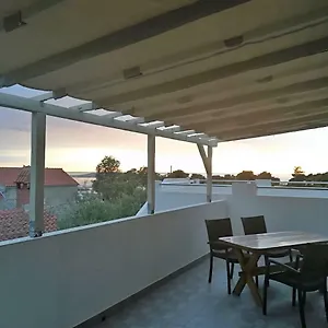 https://apartman-rosanda-1.hotelinzadar.com